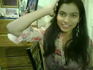 Encantador e beguiling 20 ano velho indiana mestra em webcam