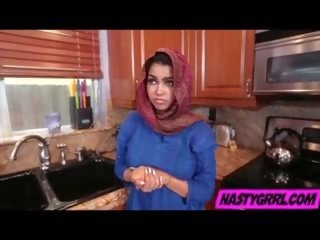 Hijabi פילגיש ada יש ל ל למצוץ פִּיר ו - obey