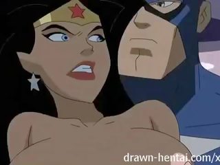 Superhero エロアニメ - 不思議 女性 対 キャプテン アメリカ