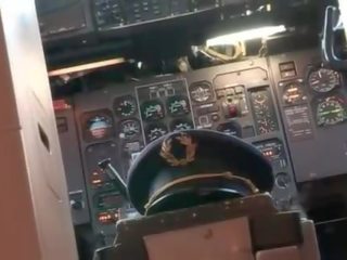 Stewardess klip how to sampurna ride on a pénis