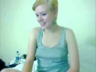 Vačka nosound: blondýnka kuřátko natali saunders masturbuje v přední na the webkamera