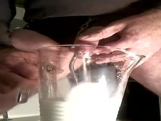 Melk invoeging in piemel en sperma