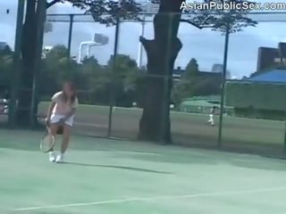 Asiática tenis corte público sexo