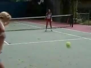 Bet kas už tenisas