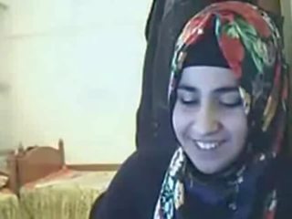 Шоу - хиджаб скъпа представяне дупе на уеб камера
