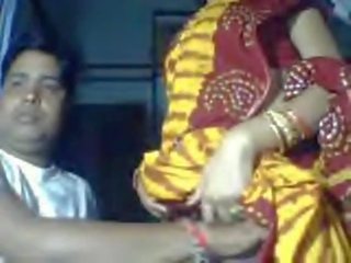 DELHI wali delightful Bhabi in saree exposed by husband for money