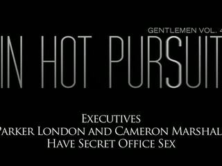 Executives parker london dan cameron marshall memiliki kantor seks film