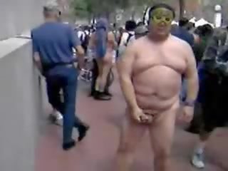 Fat Asian stripling Jerking On The Street vid