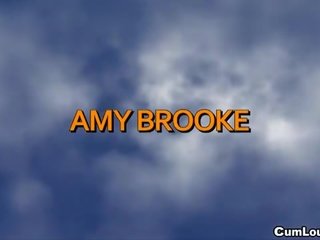 Amy brooke bateu difícil por marco banderas