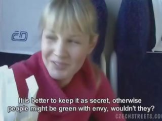 Tsjechisch straten veronika zuigt johnson op een trein