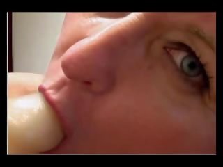 Kamera milf dildo v rit, brezplačno analno seks film video 18