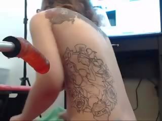 Glorious veliko oprsje tetovirane stunner je tako mokro s ji jebemti.