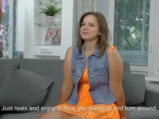 Sandra bulka. 18 y.o captivating reāls jaunavas meita no krievija griba apstiprināt viņai virginity tiesības tagad! tuvplāns himēns šāviens!