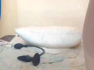 Groot bips zwaluwen reusachtig dildo op webcam, seks 6a