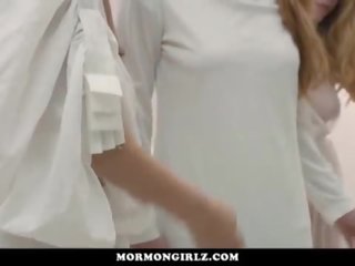 Mormongirlz- kaksi tytöt valmistella ylös punapäät pillua