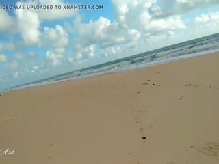 Baund pipi ultimul zi la the public plaja în brazilia -aprilbigass-
