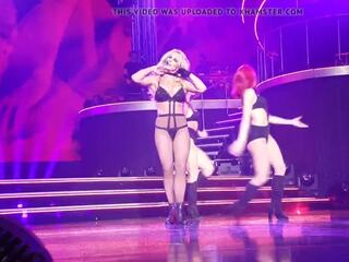 Britney lance vivere in las vegas finale clip 12-31-2017