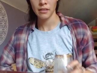 Latina endearments latte da un tetta per youtube