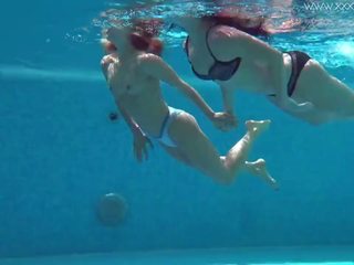جيسيكا و lindsay عار سباحة في ال تجمع: عالية الوضوح بالغ فيديو قبل الميلاد