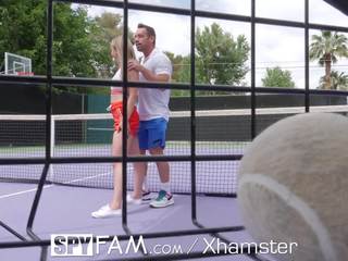 Spyfam langkah bro memberikan langkah sis tenis pelajaran & besar anggota