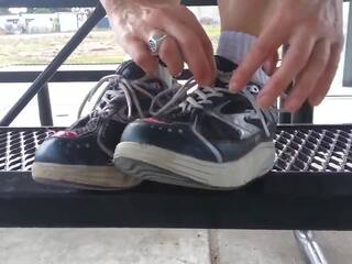 Sweaty mature feet & toes