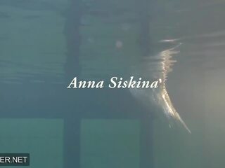 Stupendous نخبة مثل اختي آنا siskina مع كبير الثدي في ال سباحة
