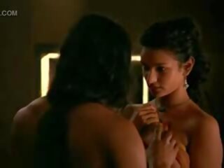 印度人 女演員 indira verma 有 她的 裸體 屁股 舔 在 電影