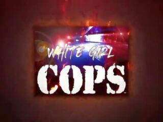 Baise la police - nain blond blanc fille flics raid locale stash maison et seize custody de grand noir quéquette pour baise