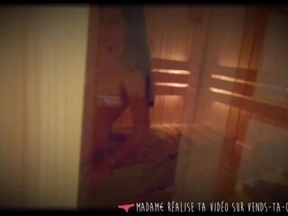 Vends-ta-culotte - francúzske mladý žena saje v the sauna: x menovitý klip 36