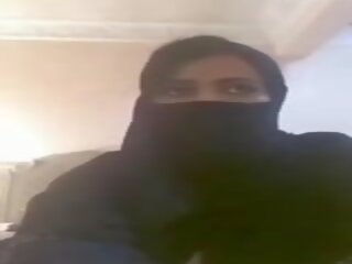 Muslimský dívka představení velký ňadra, volný veřejné nahota špinavý video vid